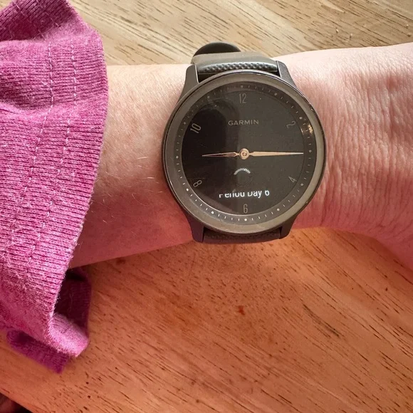 Garmin Vivomove Sport Hybrid Smartwatch in Cocoa - Picture 7 of 15